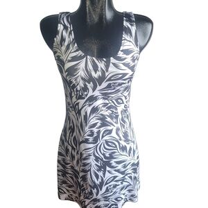 Tango Mango Black & White Leaf Patterned Dress Sz.XS